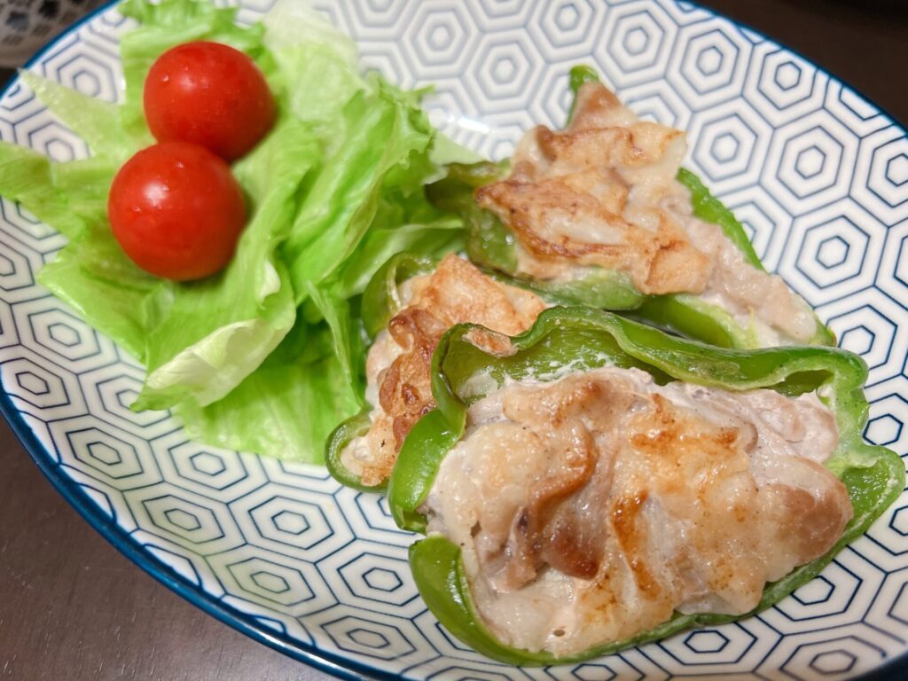 簡単にピーマンの肉詰めが出来ます。お肉の旨味もしっかりいただけます。